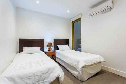 Balwyn Boutique Apartments - Travel Agents 9