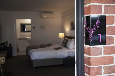 Daylesford Art Motel - Travel Agents 8