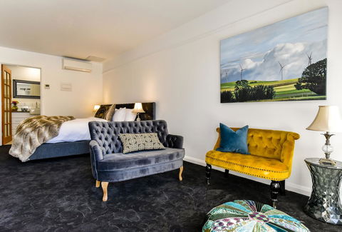 Daylesford Art Motel - Travel Agents 7