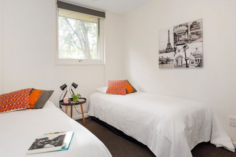 Melbourne Villa - Travel Search 30