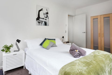 Melbourne Villa - Travel Search 21