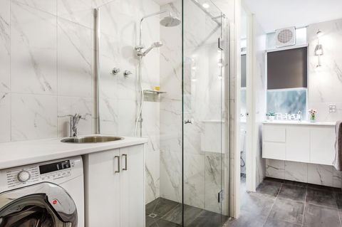 Melbourne Villa - Travel Search 24