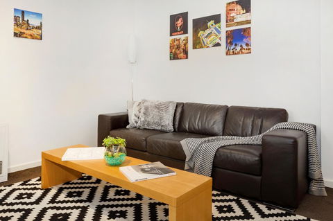 Melbourne Villa - Travel Search 3