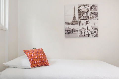 Melbourne Villa - Travel Search 33