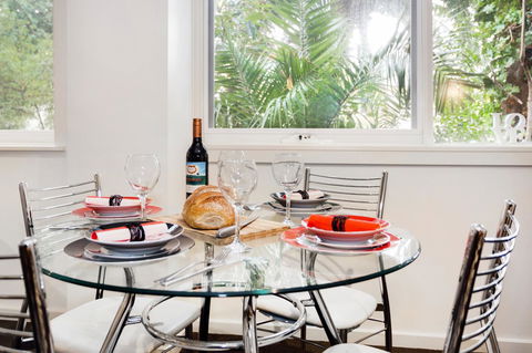 Melbourne Villa - Travel Search 6