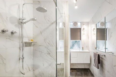 Melbourne Villa - Travel Search 25