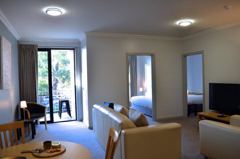 Mansfield Apartments - Tourism Guide 18