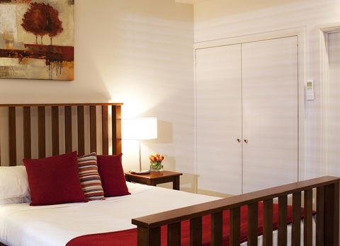 Ansonia On Lydiard - Tourism Guide 21