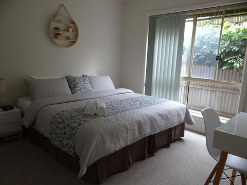 Horsham Central Stay - Travel Agents 6
