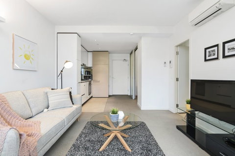 Complete Host Leopold Apartments - Tourism Guide 8