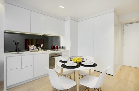 Complete Host CBD Lighthouse Apartments - Tourism Guide 12