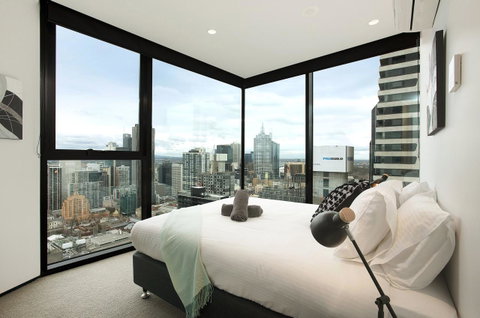 Complete Host CBD Lighthouse Apartments - Tourism Guide 18
