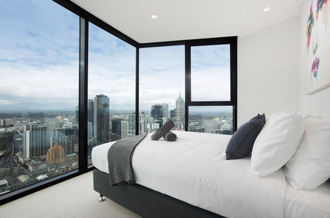 Complete Host CBD Lighthouse Apartments - Tourism Guide 10