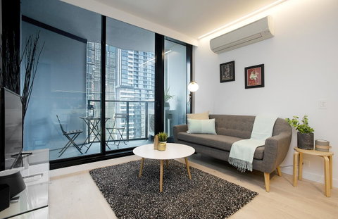 Complete Host CBD Lighthouse Apartments - Tourism Guide 6