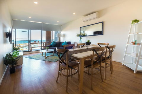 Waterfront Apt 234 Marinaquays - Travel Search 17