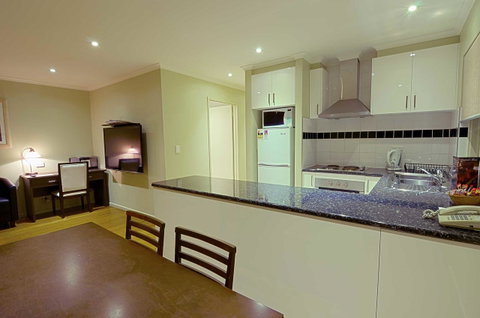 Buckingham Apartments - Tourism Guide 12