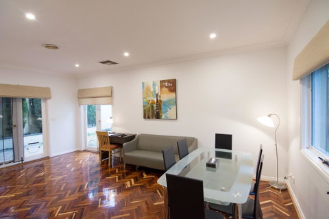 Buckingham Apartments - Tourism Guide 19