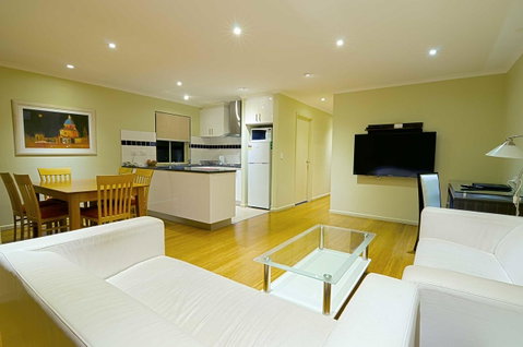 Buckingham Apartments - Tourism Guide 5