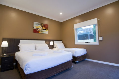 Buckingham Apartments - Tourism Guide 3