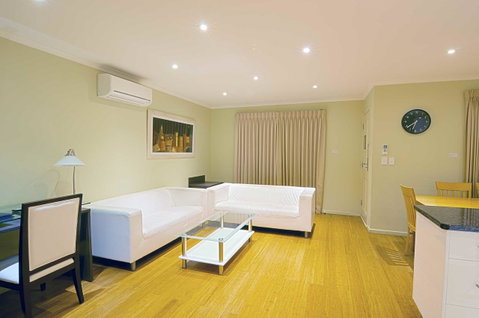 Buckingham Apartments - Tourism Guide 4