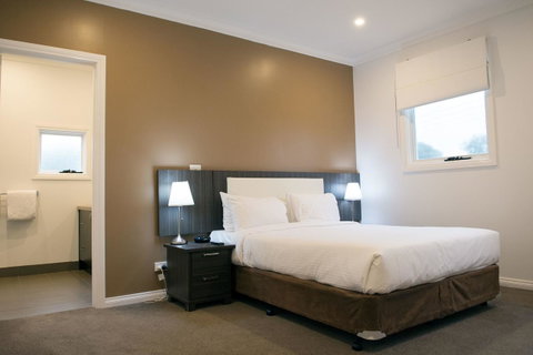 Buckingham Apartments - Tourism Guide 0