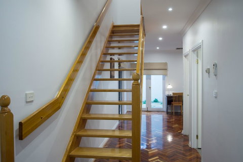 Buckingham Apartments - Tourism Guide 8