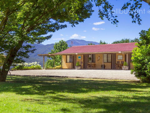 Allamar Motel - Tourism Guide 0