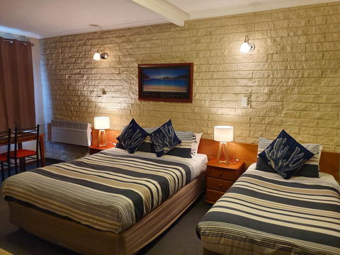 Allamar Motel - Tourism Guide 11