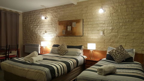 Allamar Motel - Tourism Guide 29
