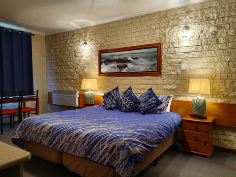 Allamar Motel - Tourism Guide 10