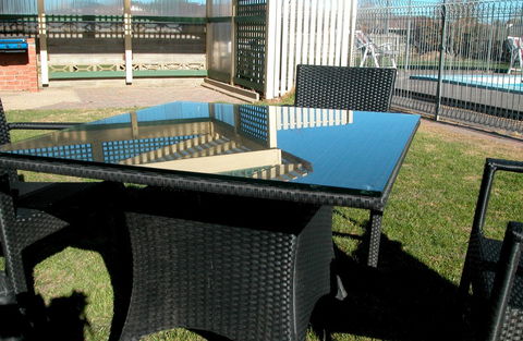 Ambassador Motor Inn - Tourism Guide 35