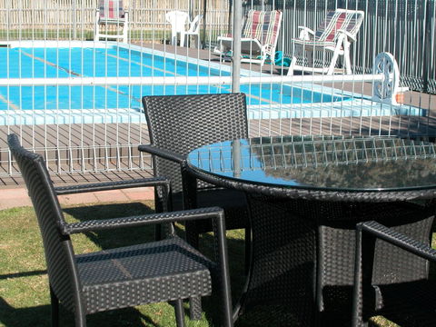 Ambassador Motor Inn - Tourism Guide 43