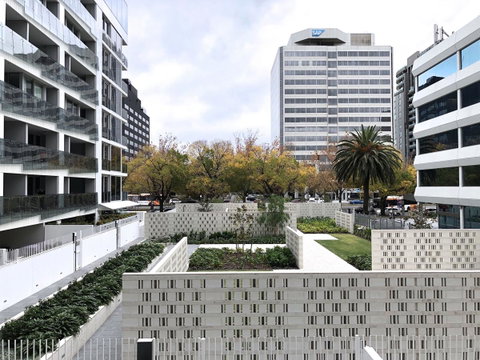 Pride Fawkner Apartments - Tourism Guide 27