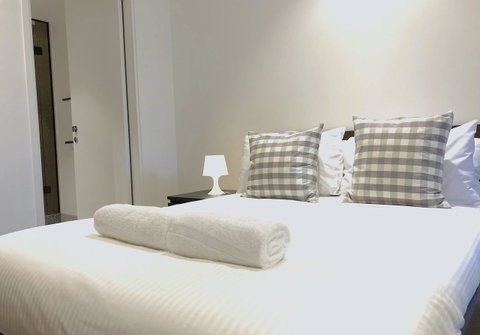 Pride Fawkner Apartments - Tourism Guide 13