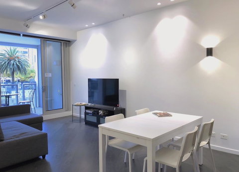 Pride Fawkner Apartments - Tourism Guide 0