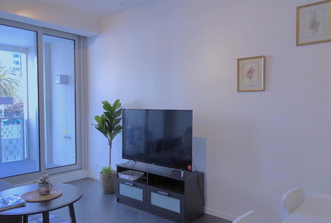 Pride Fawkner Apartments - Tourism Guide 14