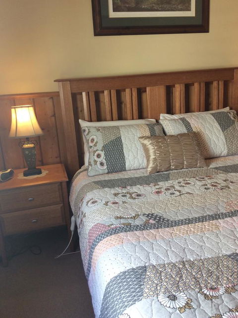Airleigh-Rose Cottage - Tourism Guide 9