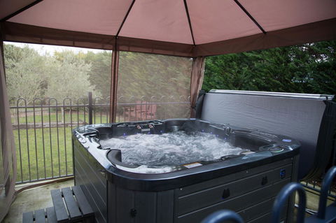 Airleigh-Rose Cottage - Tourism Guide 20