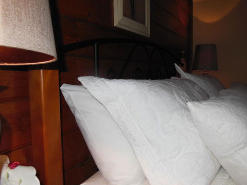 Airleigh-Rose Cottage - Tourism Guide 32
