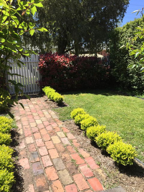 Airleigh-Rose Cottage - Tourism Guide 40