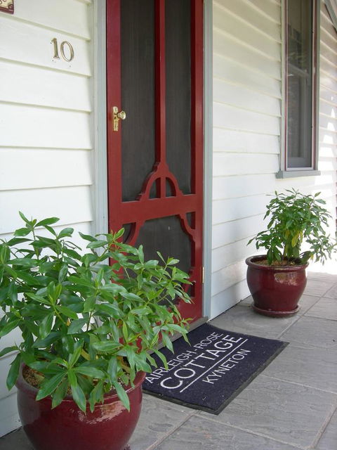 Airleigh-Rose Cottage - Tourism Guide 28