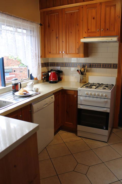 Airleigh-Rose Cottage - Tourism Guide 44