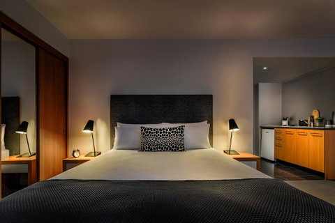 Punthill Apartment Hotel - Little Bourke - Tourism Guide 4