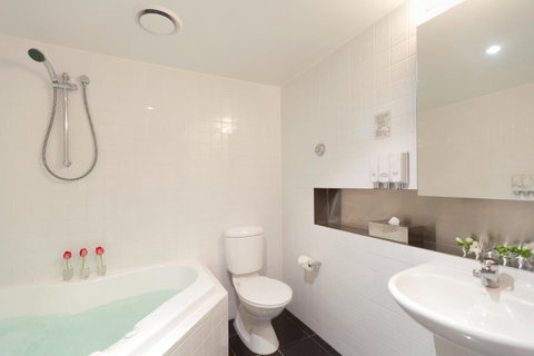 Punthill Apartment Hotel - Little Bourke - Tourism Guide 11