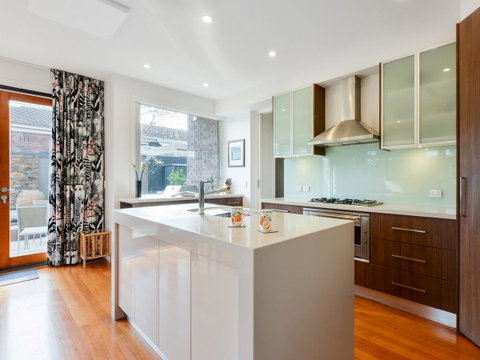 Boutique Stays - Maple On Kent - Tourism Guide 4
