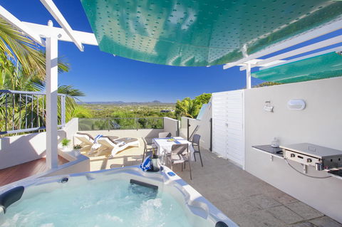 Noosa Blue Resort - Tourism Guide 1