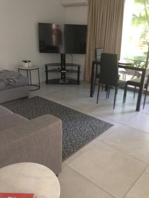 Chez Noosa Resort Motel - Tourism Guide 6