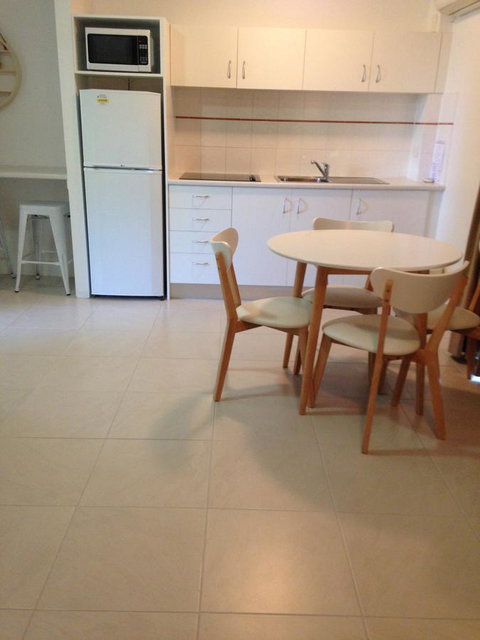 Chez Noosa Resort Motel - Tourism Guide 30