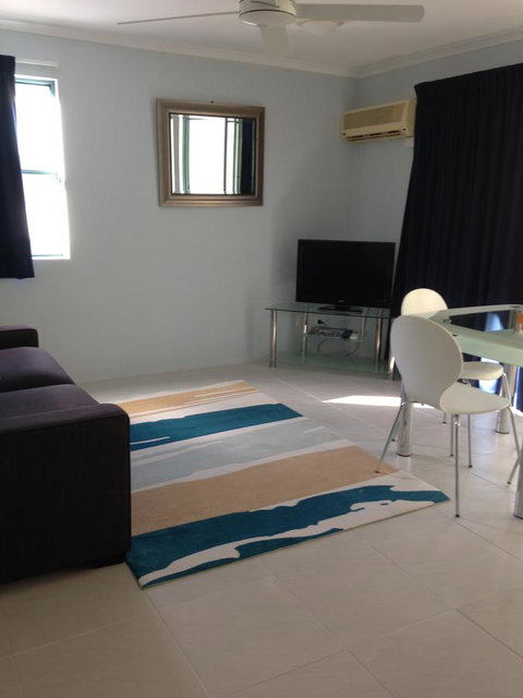 Chez Noosa Resort Motel - Tourism Guide 23