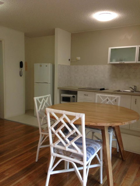 Chez Noosa Resort Motel - Tourism Guide 33